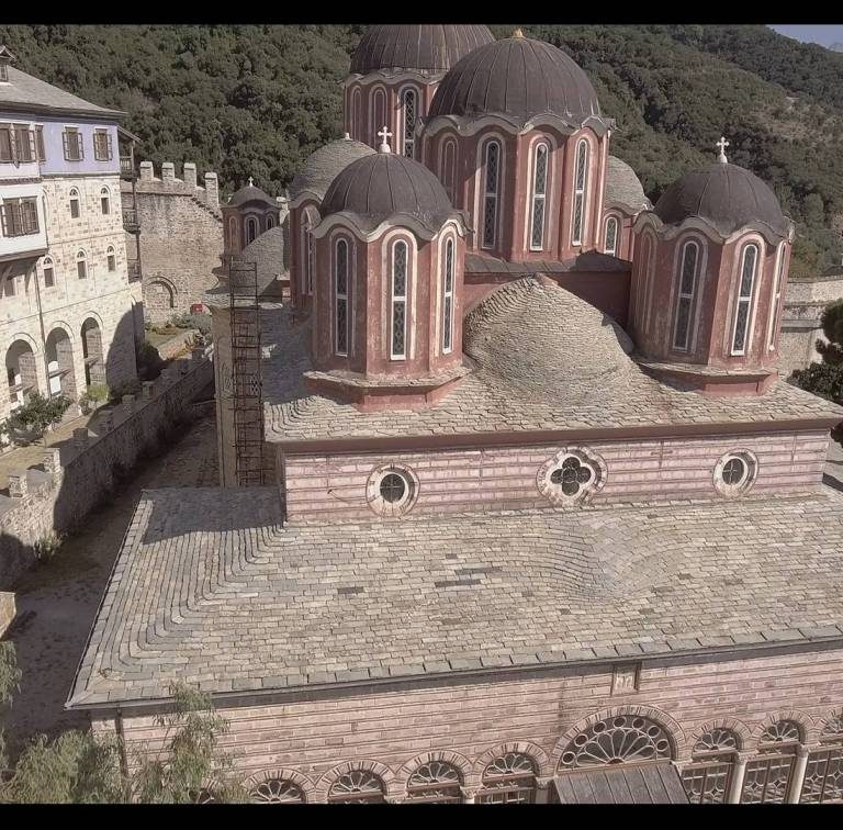 The building of the 'Synodikon' (conference hall) and the new Cathedral at the north side.