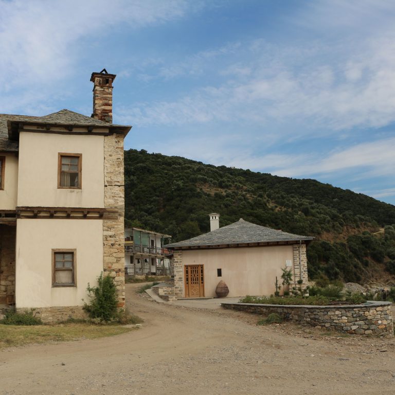 Auxiliary buildings in the courtyard.