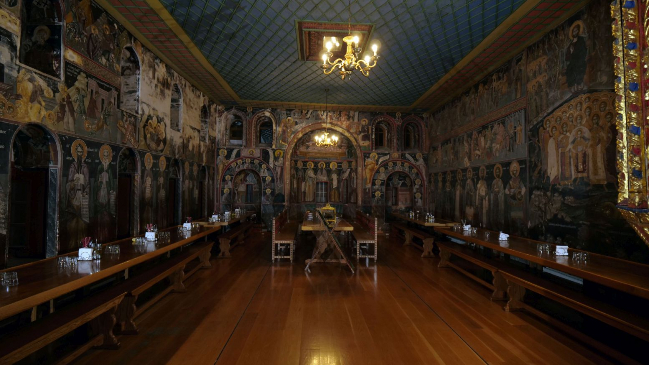 The south extension of the refectory with the abbot's throne, 16th century.