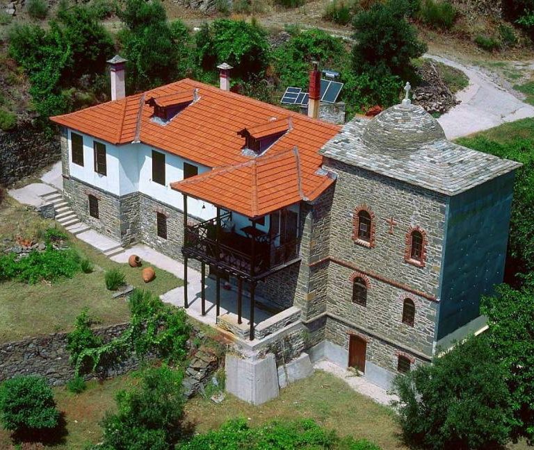 The kalyvi of St Athanasios the Athonite, in the skete of the Xenofontos Monastery.