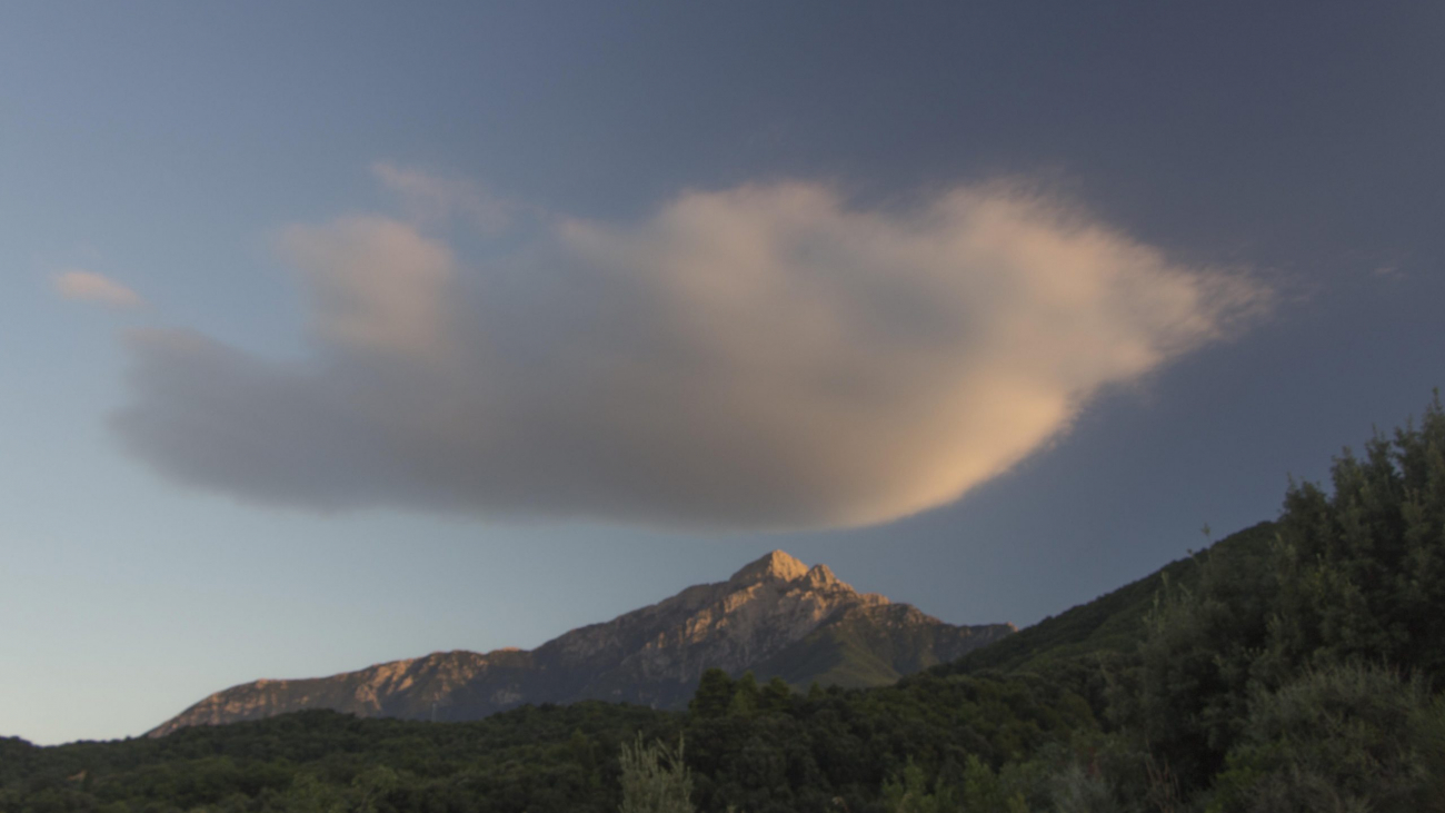 A magnificent view of a cloud over mount Athos.