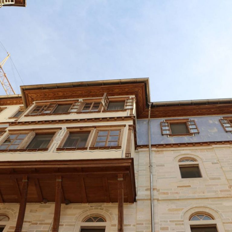 The 'σαχνισιά' (enclosed balcony with windows) of the Abbot.