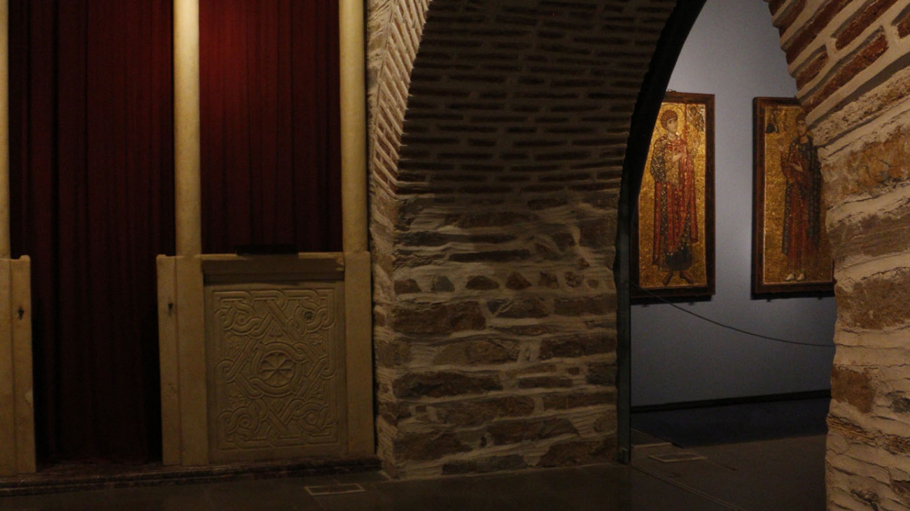 Η είσοδος στο σκευοφυλάκιο/μουσείο της Μονής.